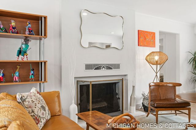 141 E 26th Street, Holland City, MI 49423