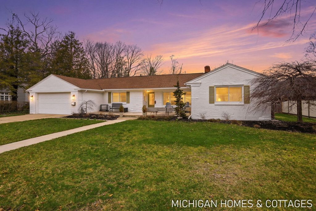 141 E 26th Street, Holland City, MI 49423