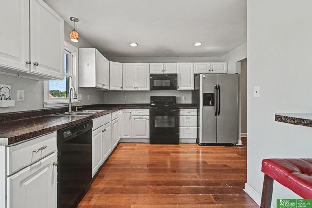 1805 S 55th Street, Omaha, NE 68106