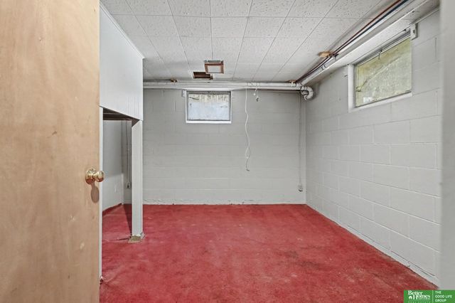 1805 S 55th Street, Omaha, NE 68106