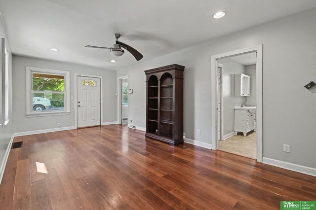 1805 S 55th Street, Omaha, NE 68106