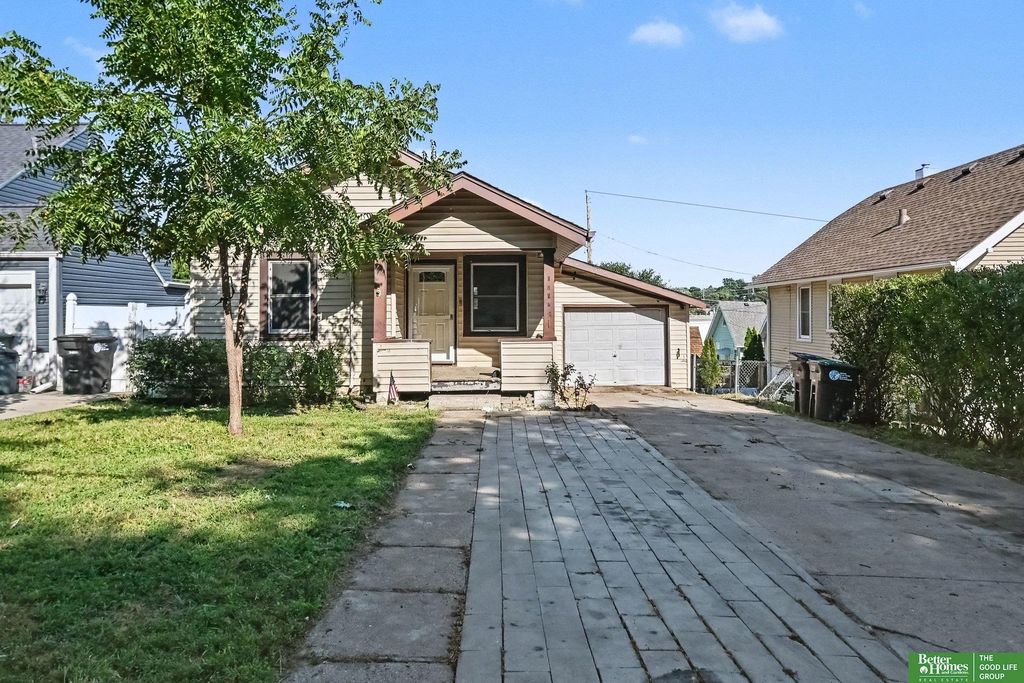 1805 S 55th Street, Omaha, NE 68106