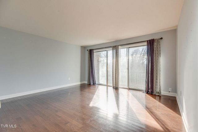 361 Belmont Drive 14, Bristol, TN 37620