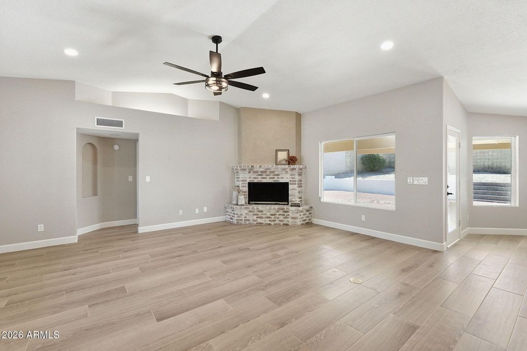 1007 E GRANDVIEW Road, Phoenix, AZ 85022 — photo 5