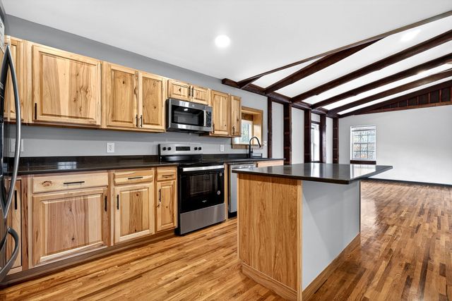 9388 Harrison Ferry Rd, Mcminnville, TN 37110