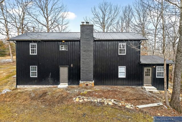 9388 Harrison Ferry Rd, Mcminnville, TN 37110