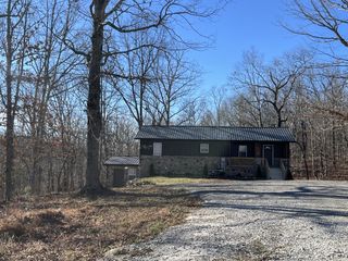 9388 Harrison Ferry Rd, Mcminnville, TN 37110