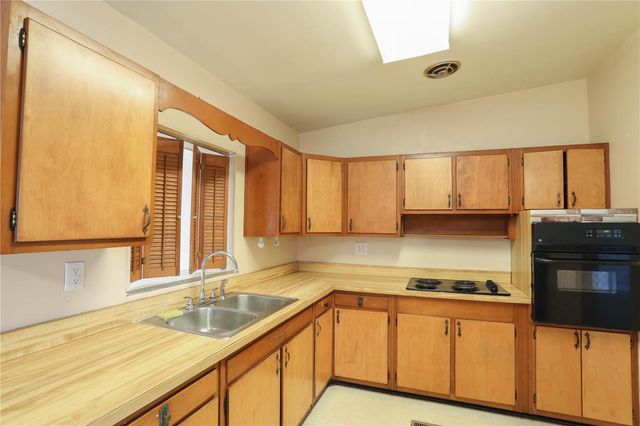 1704 EDMUNDSHIRE ROAD, Orlando, FL 32812