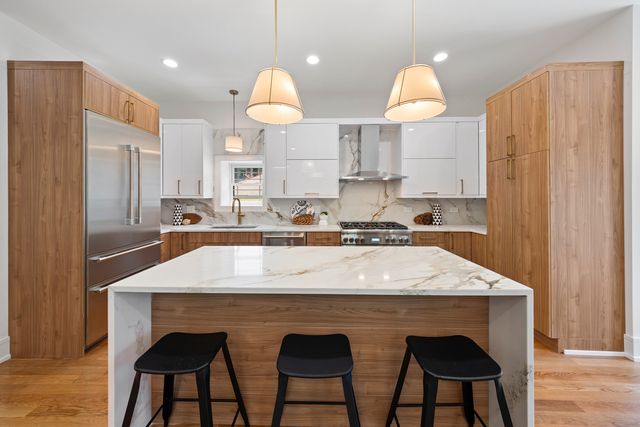 3414 N Hamilton Avenue, Chicago, IL 60618