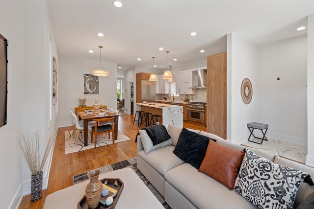 3414 N Hamilton Avenue, Chicago, IL 60618