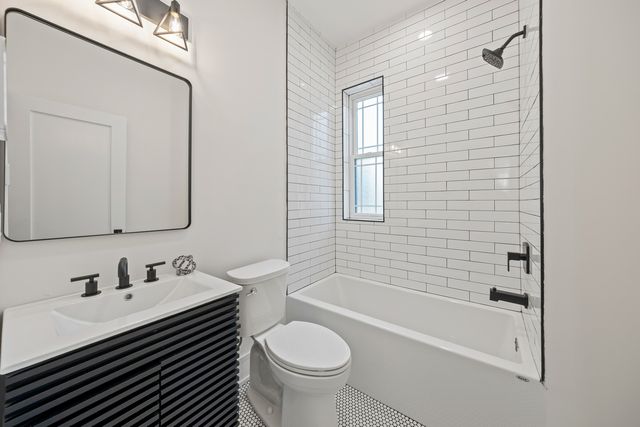 3414 N Hamilton Avenue, Chicago, IL 60618