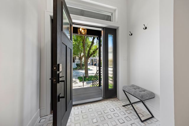 3414 N Hamilton Avenue, Chicago, IL 60618