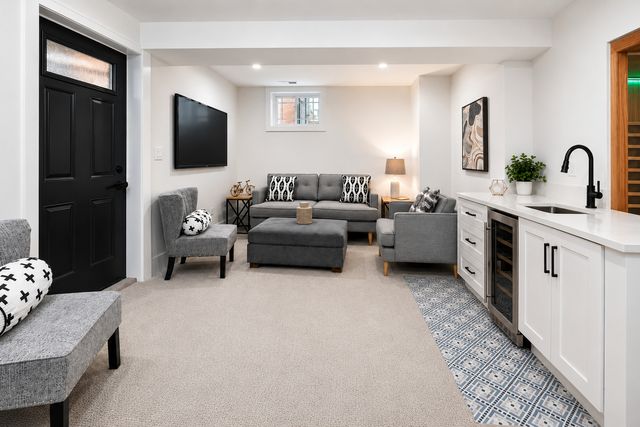 3414 N Hamilton Avenue, Chicago, IL 60618