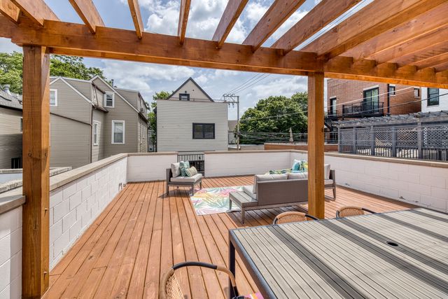 3414 N Hamilton Avenue, Chicago, IL 60618