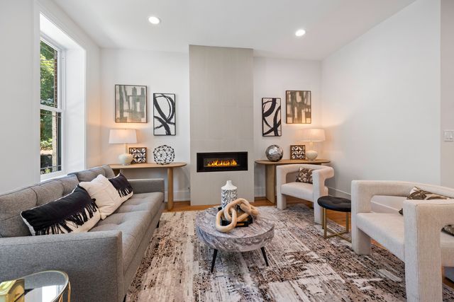 3414 N Hamilton Avenue, Chicago, IL 60618