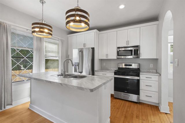 861 BOND STREET, Green Bay, WI 54303