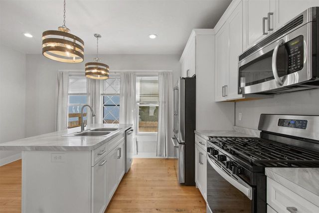 861 BOND STREET, Green Bay, WI 54303