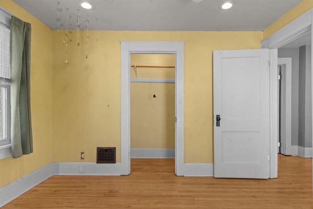 861 BOND STREET, Green Bay, WI 54303