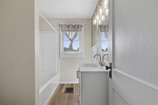 861 BOND STREET, Green Bay, WI 54303