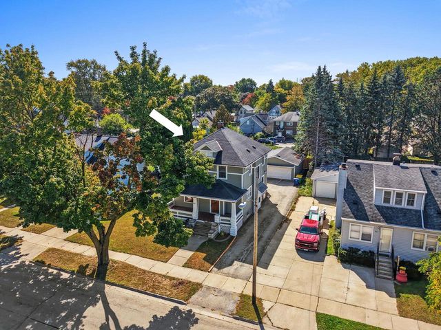 861 BOND STREET, Green Bay, WI 54303