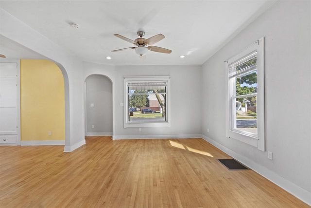 861 BOND STREET, Green Bay, WI 54303