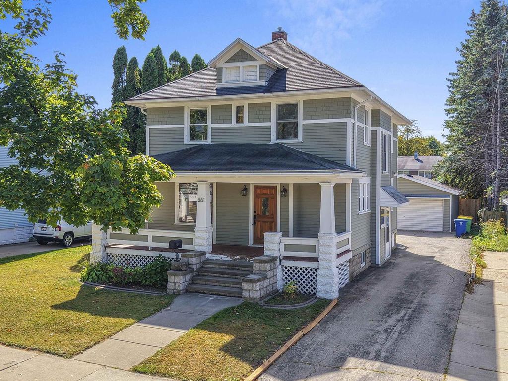 861 BOND STREET, Green Bay, WI 54303