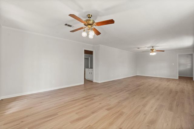 734 Hawkins, Livingston, TX 77351