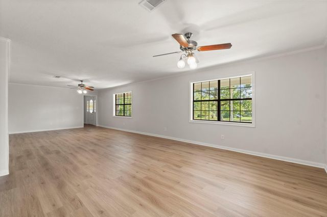 734 Hawkins, Livingston, TX 77351