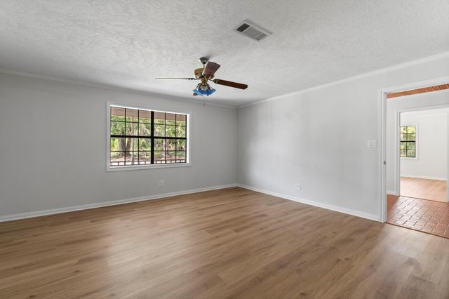 734 Hawkins, Livingston, TX 77351