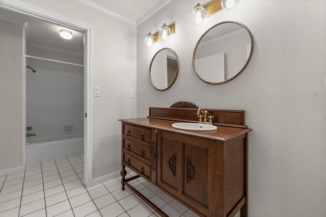 734 Hawkins, Livingston, TX 77351