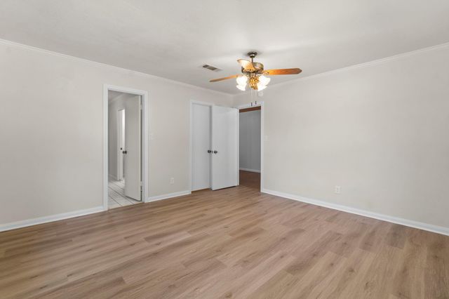 734 Hawkins, Livingston, TX 77351