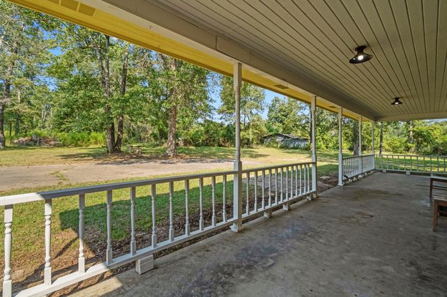 734 Hawkins, Livingston, TX 77351