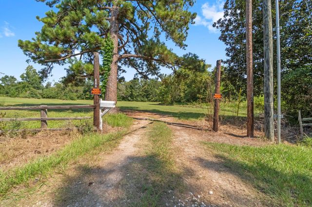 734 Hawkins, Livingston, TX 77351