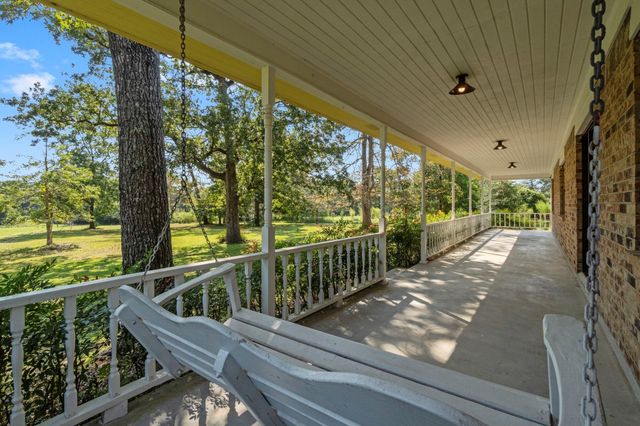 734 Hawkins, Livingston, TX 77351