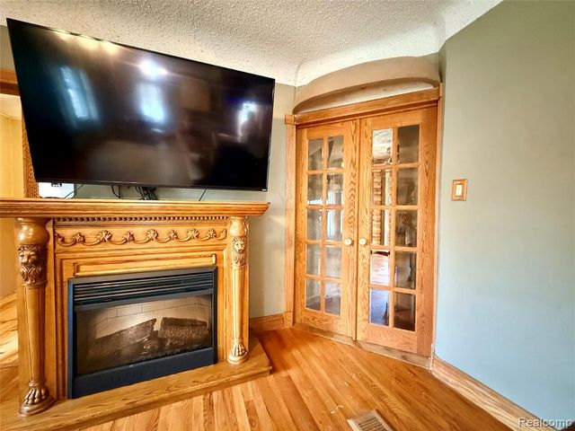 3194 S Vassar Road, Burton, MI 48519