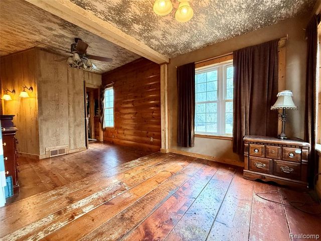 3194 S Vassar Road, Burton, MI 48519