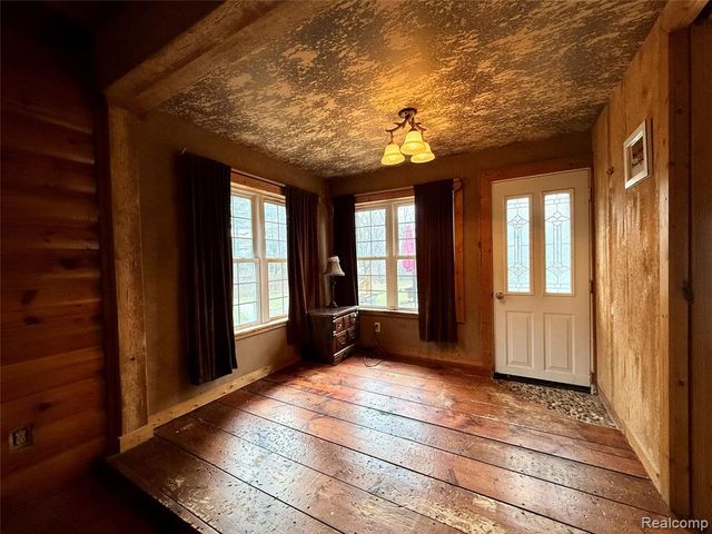 3194 S Vassar Road, Burton, MI 48519