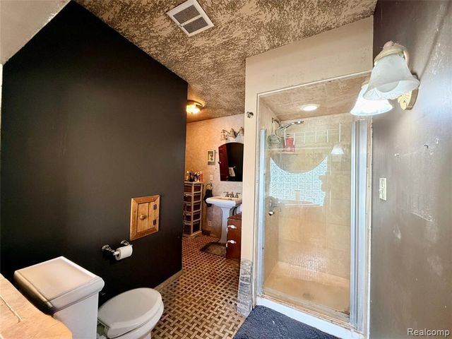 3194 S Vassar Road, Burton, MI 48519