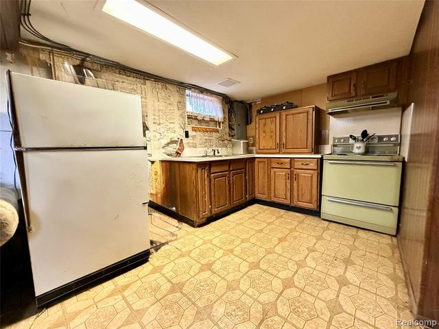 3194 S Vassar Road, Burton, MI 48519