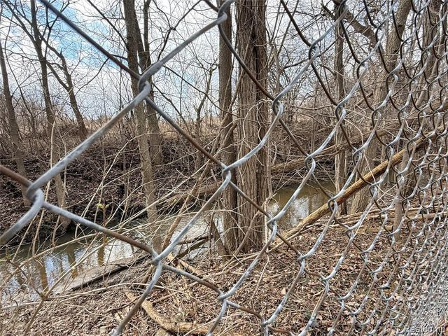 3194 S Vassar Road, Burton, MI 48519