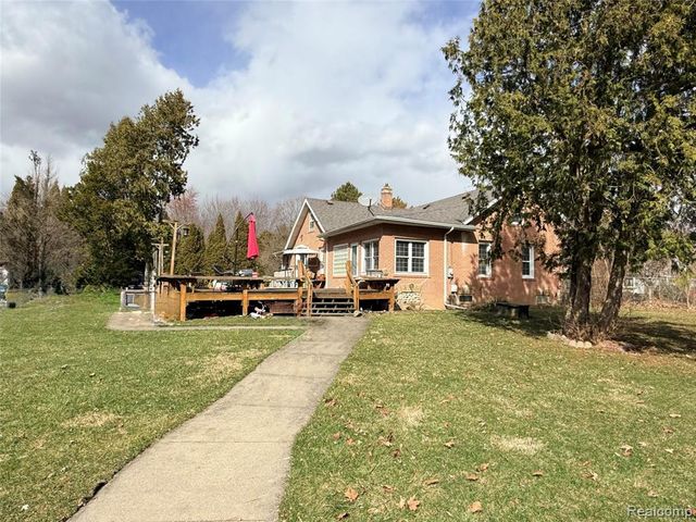 3194 S Vassar Road, Burton, MI 48519