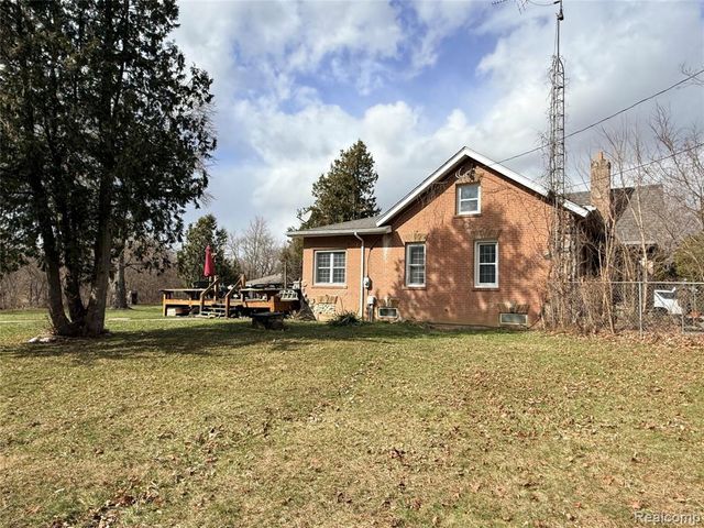 3194 S Vassar Road, Burton, MI 48519