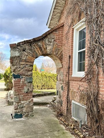 3194 S Vassar Road, Burton, MI 48519