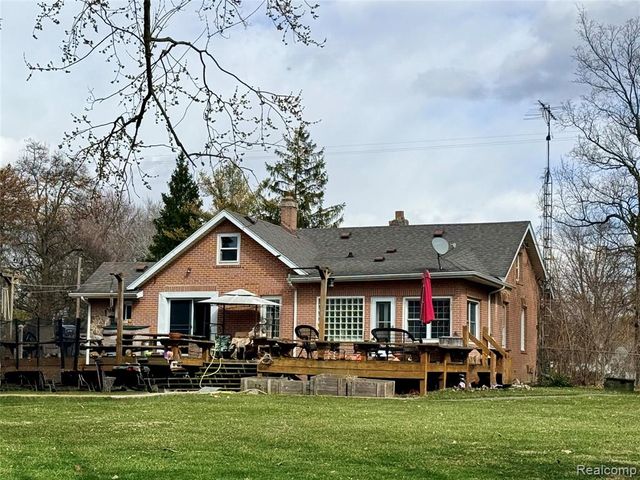 3194 S Vassar Road, Burton, MI 48519