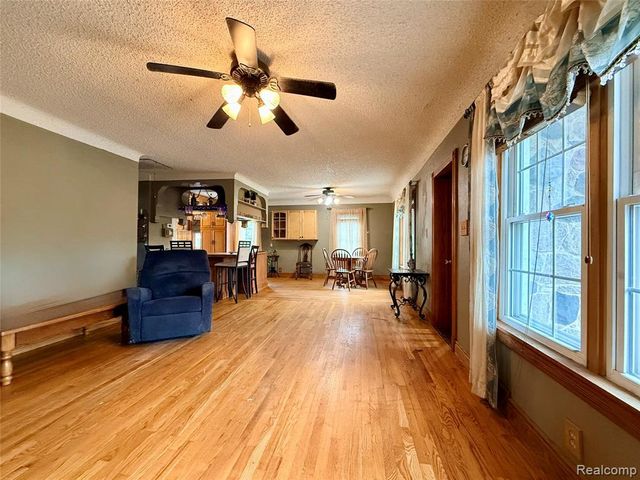 3194 S Vassar Road, Burton, MI 48519