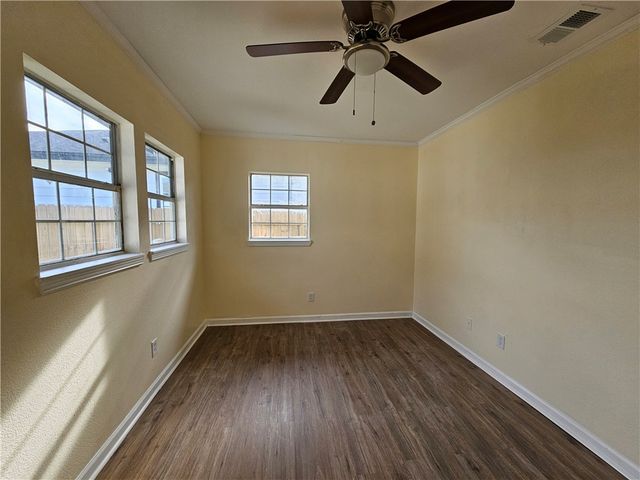 949 Stone St, Corpus Christi, TX 78418