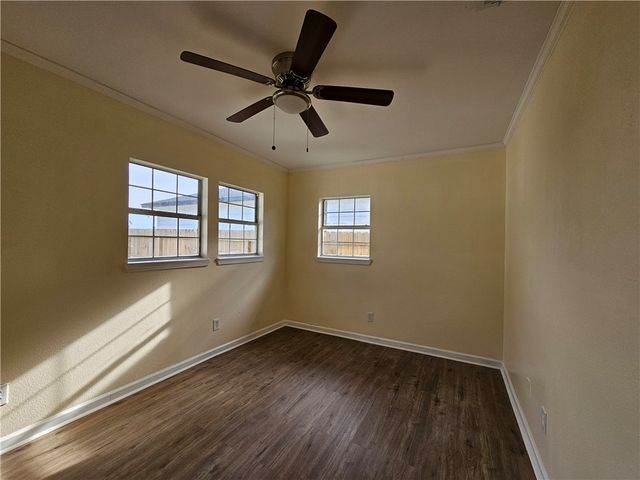 949 Stone St, Corpus Christi, TX 78418