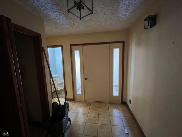 299 E 360 N, Anderson, IN 46012