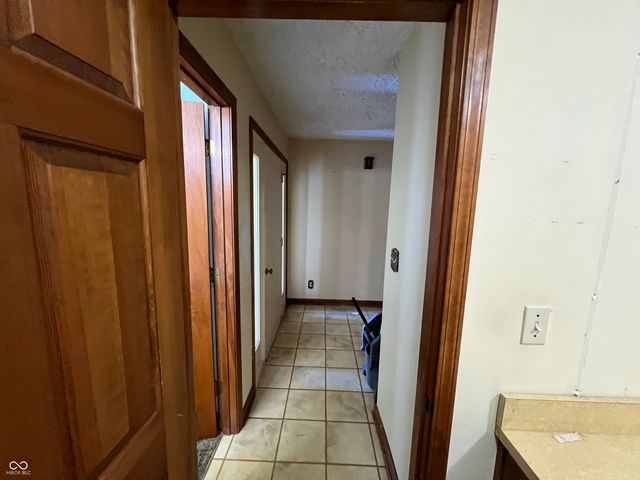 299 E 360 N, Anderson, IN 46012