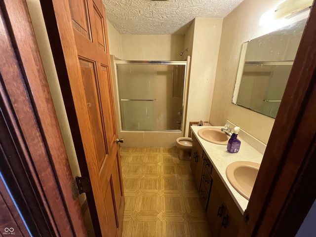 299 E 360 N, Anderson, IN 46012